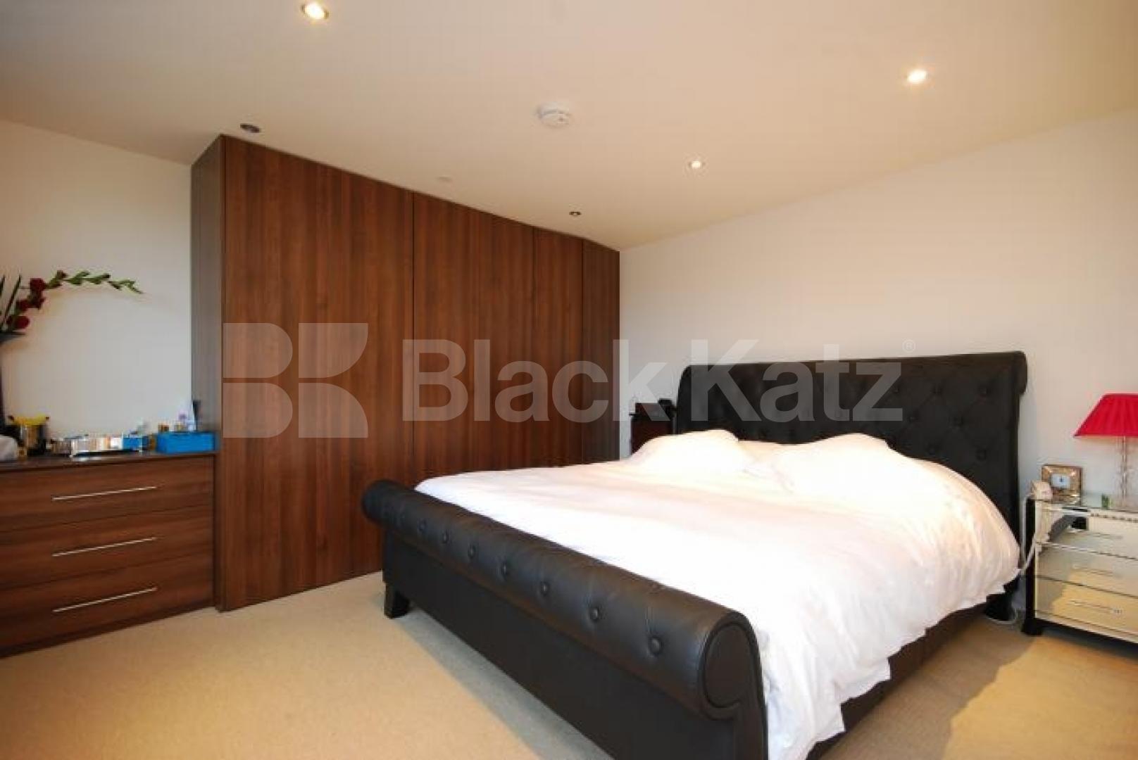 			LET , 2 Bedroom, 1 bath, 1 reception Penthouse			 Grosvenor Terrace, Camberwell
